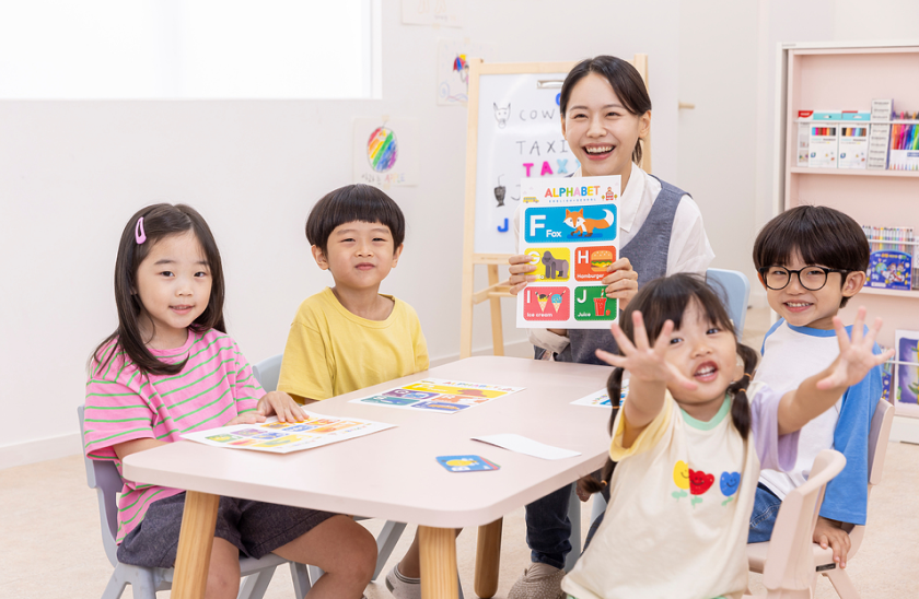 AI 디지털휴먼 기술이 다양한 산업으로 확장되는 모습
